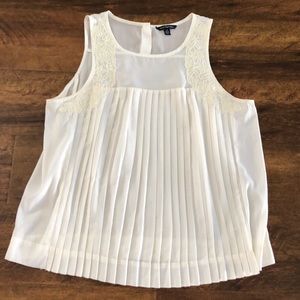 American Eagle pleated blouse lace detailing LRG
